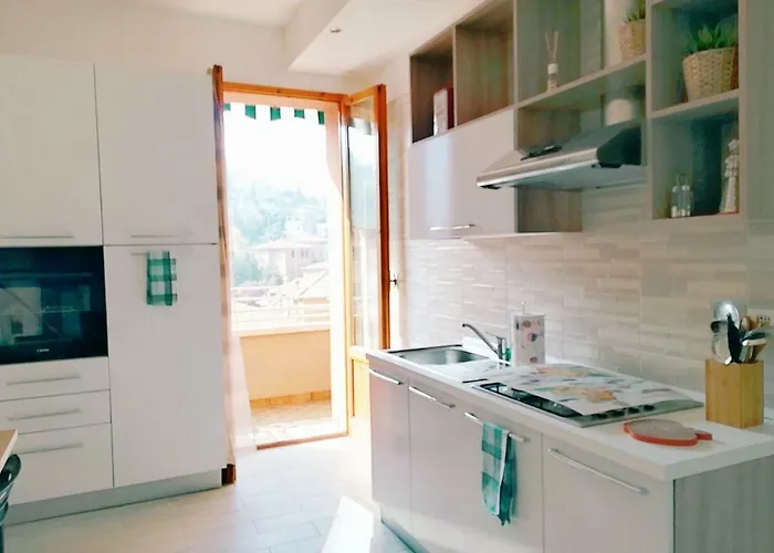 La Finestra Su San Luca *