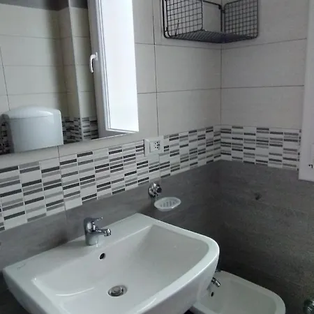 La Finestra Su San Luca *