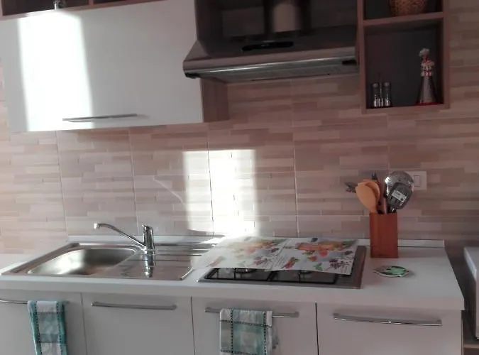 La Finestra Su San Luca *