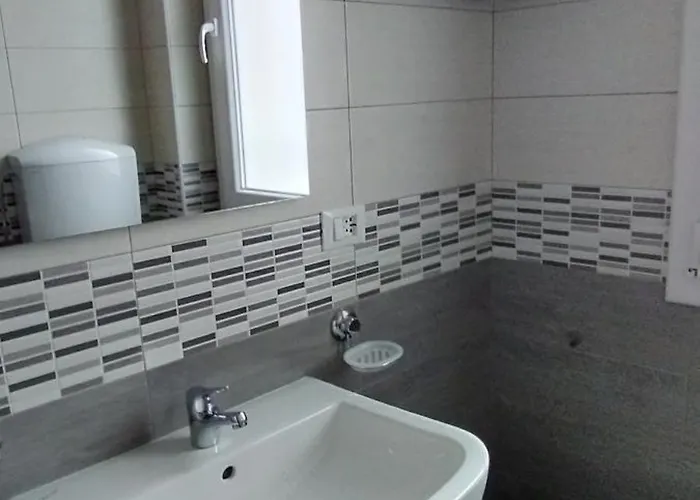 La Finestra Su San Luca *