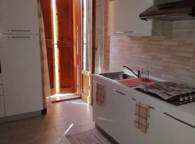 Lägenhet La Finestra Su San Luca Bologna