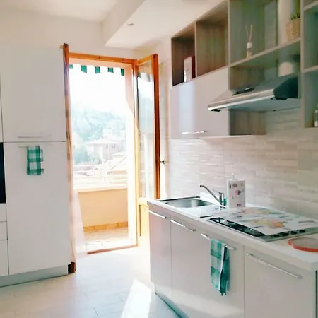 La Finestra Su San Luca *